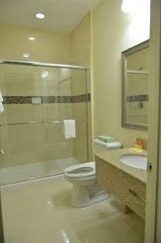 Whitney Inn & Suites Hamden Ngoại thất bức ảnh